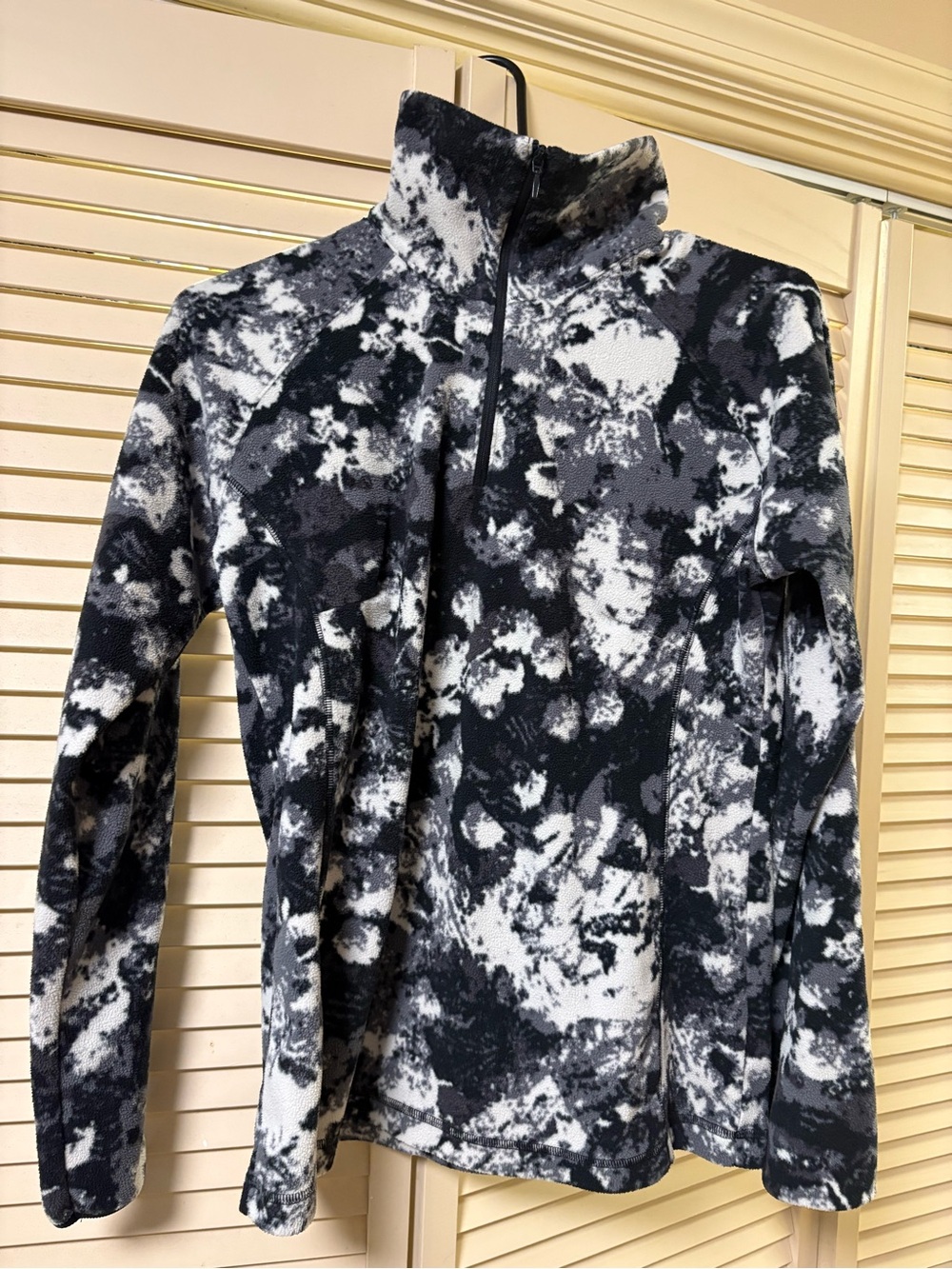Women’s Columbia half Zip Black & White lightweight fleece